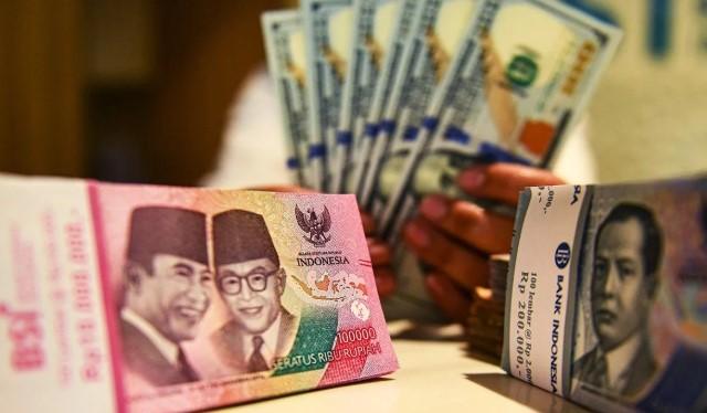 Rupiah Melemah Tipis ke Rp16.746 per Dolar AS pada Awal Perdagangan Selasa