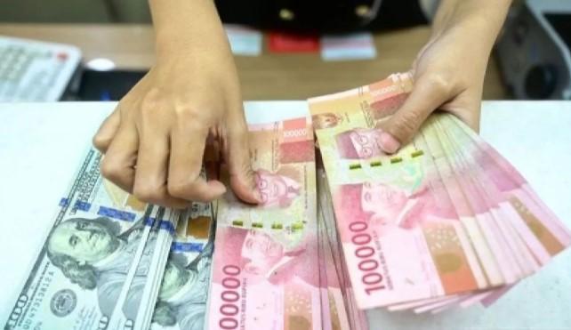 Rupiah Melemah ke Rp16.761 per Dolar AS, Ketegangan AS–Venezuela Picu Tekanan Pasar