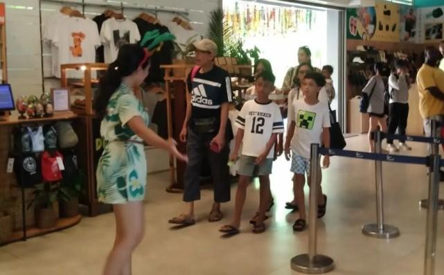 Kemenpar Tekankan Protokol CHSE untuk Antisipasi Penyebaran Super Flu di Destinasi Wisata