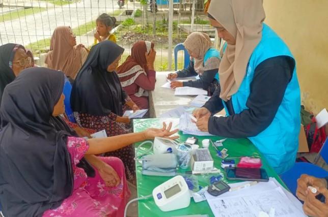 FIK UI Dampingi Warga Terdampak Banjir dan Longsor di Sorkam Melalui Layanan Kesehatan Terpadu