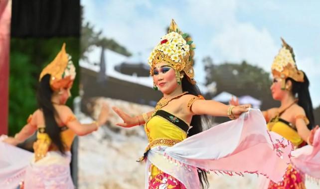 Aktivitas Kreatif Dinilai Mampu Perlambat Penuaan Otak pada Usia Lanjut