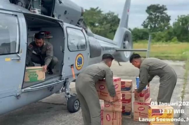 TNI AL Kerahkan Helikopter untuk Kirim Bantuan Logistik ke Korban Bencana di Aceh Tamiang