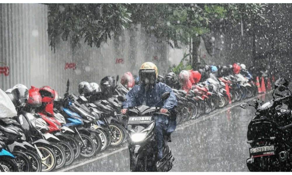 BMKG Prakirakan Hujan Ringan di Sebagian Wilayah Jakarta pada Minggu Siang hingga Malam