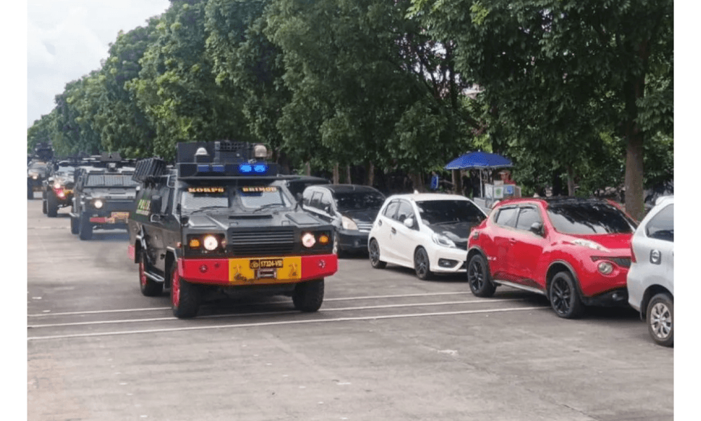 Polda Jabar Gunakan Rantis Kawal Persija Menuju GBLA Jelang Derbi Panas Lawan Persib