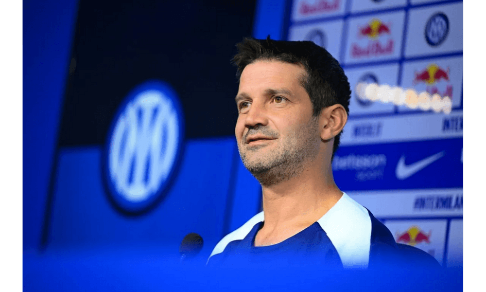 Jelang Laga Inter vs Napoli, Chivu Tegaskan Bukan Duel Pribadi dengan Conte