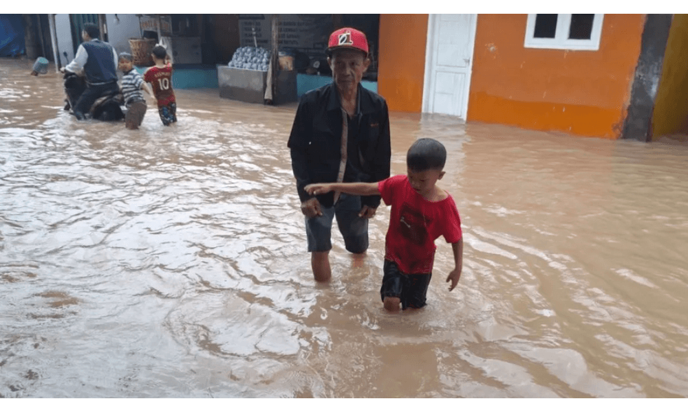Irigasi Jebol dan Drainase Tersumbat, Banjir Rendam Puluhan Rumah di Kabupaten Serang