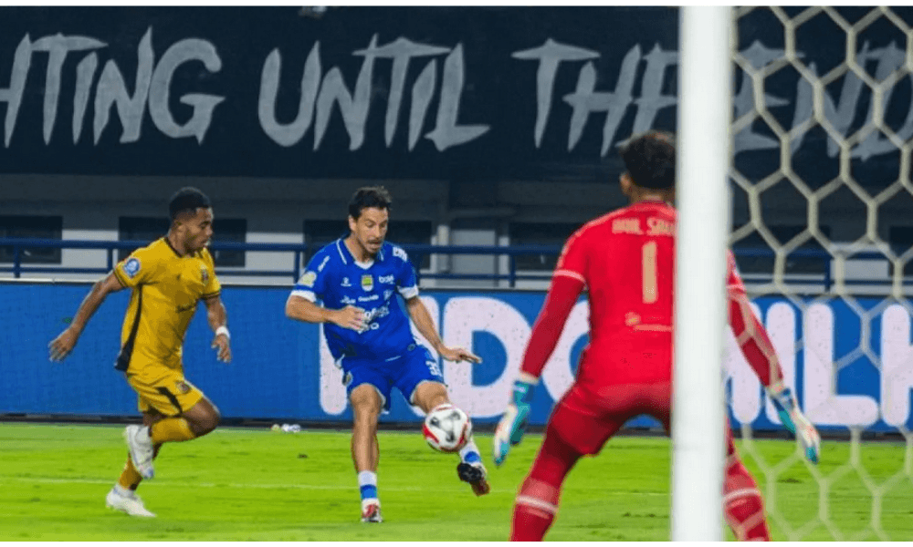 Thom Haye Ungkap Keluarga Dapat Ancaman Pembunuhan Usai Persib Kalahkan Persija 1-0