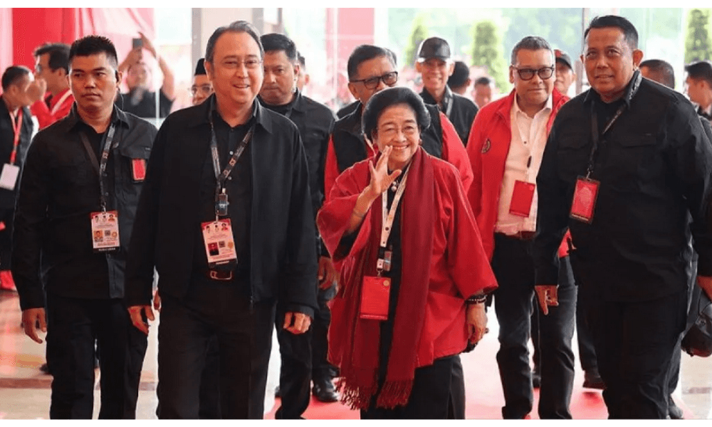 Megawati Hadiri Hari Kedua Rakernas PDIP, Disambut Prananda dan Hasto di Tengah Konsolidasi Partai
