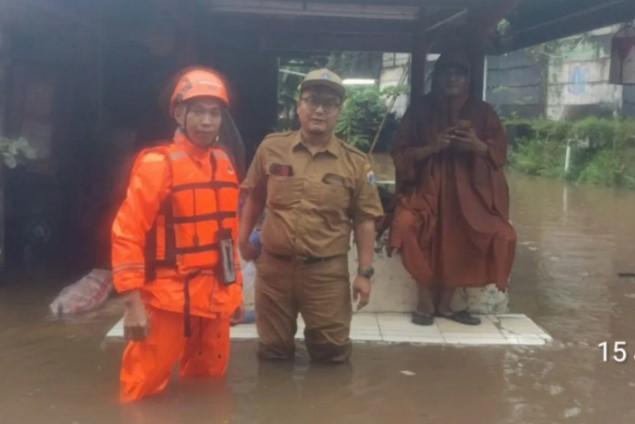 Banjir di Jalan NIS Cilandak Timur Capai 95 Sentimeter Akibat Luapan Kali Krukut