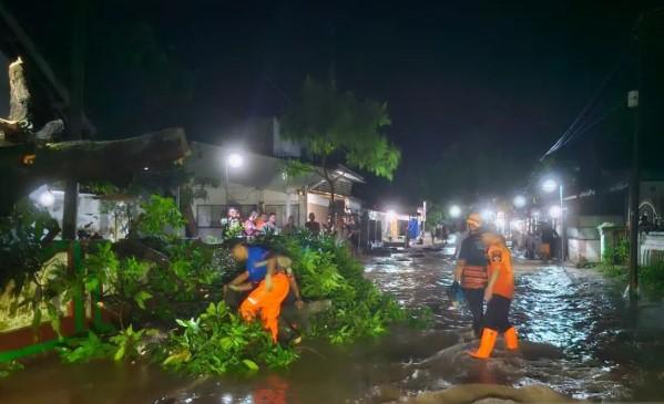 Luapan Sungai Rendam Ratusan Rumah Warga di Bondowoso Jawa Timur