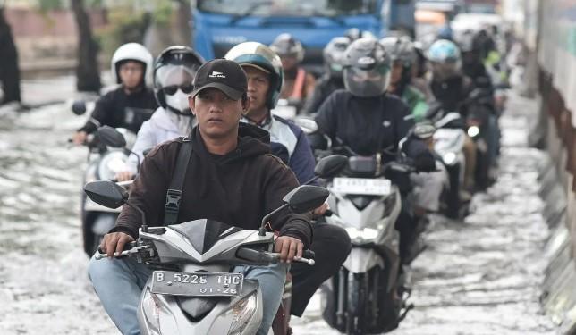 Hujan Deras Rendam Jakarta Utara, Banjir Ganggu Lalu Lintas Sejumlah Ruas Jalan