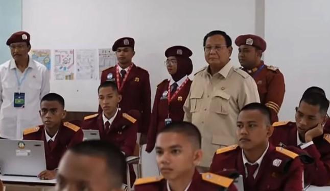 Presiden Prabowo Tiba di Banjarbaru untuk Meresmikan 166 Sekolah Rakyat di 34 Provinsi