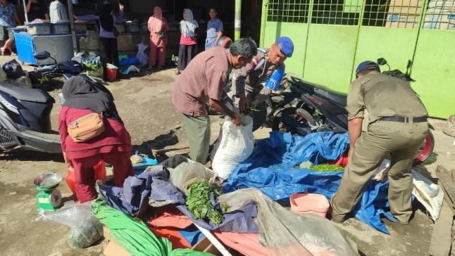 Pemkot Bengkulu Tertibkan PKL dan Bangunan Liar di Pasar Panorama untuk Jaga Ketertiban dan Lalu Lintas