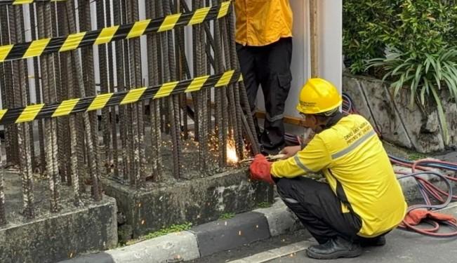 Pembongkaran Tiang Monorel Mangkrak di Jalan Rasuna Said Resmi Dimulai Pemprov DKI