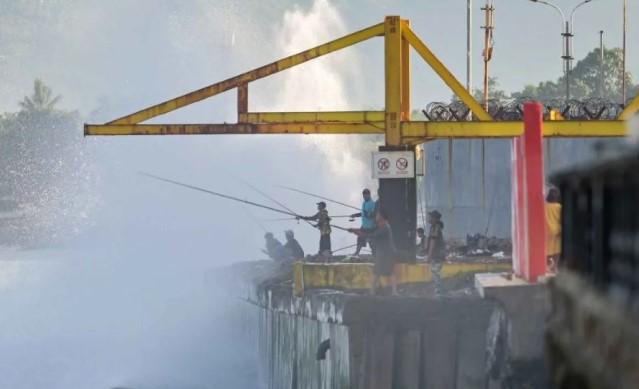 BMKG Peringatkan Angin Kencang hingga 40 Km/Jam di NTB, Warga Diminta Waspada Gelombang Tinggi