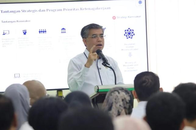 Menaker Tegaskan Sertifikasi Profesi Harus Terjangkau dan Inklusif bagi Semua Kalangan