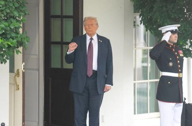 AS Berlakukan Tarif Tambahan 25 Persen untuk Impor Cip Komputasi Canggih