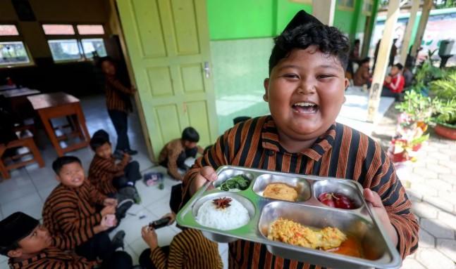 Mahasiswi Protes MBG di DPR Saat Ramadhan? Video Tersebut Ternyata Hasil Kecerdasan Buatan