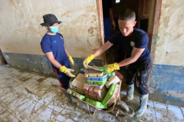 Taruna Poltekpin Bersihkan Lingkungan di Aceh Tamiang, Dukung Pemulihan Pascabencana