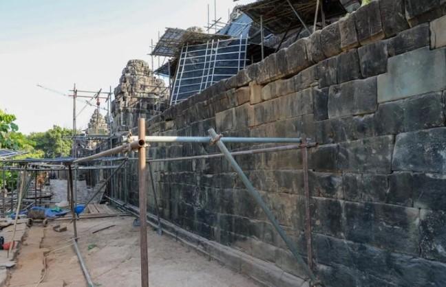 Restorasi Kuil Phnom Bakheng Terus Berjalan, Fokus Perbaikan Bagian Barat