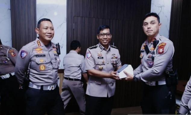 Polda Metro Jaya Terima 40 Unit ETLE Mobile Handheld, Dorong Penegakan Hukum Lalu Lintas yang Transparan dan Modern