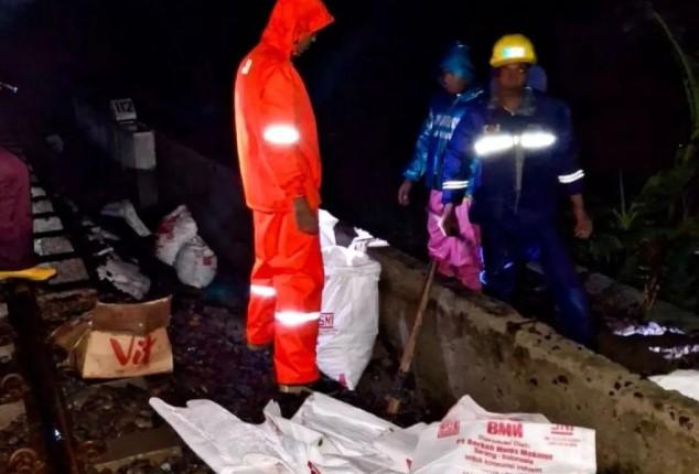 Perjalanan KA Pantura Jateng Sempat Terganggu Akibat Luapan Air di Kendal