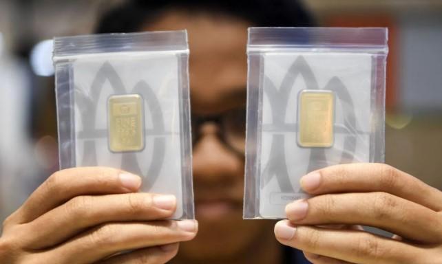Harga Emas Antam Turun Rp6.000 per Gram pada Sabtu, Buyback Ikut Melemah