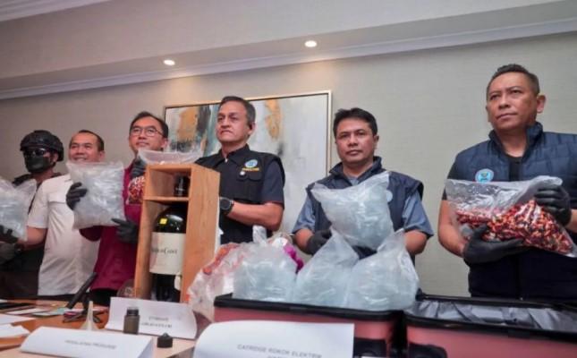 BNN RI Bongkar Pabrik Gelap Narkotika Jaringan Internasional Bermodus Cairan Vape di Apartemen Jakarta Selatan