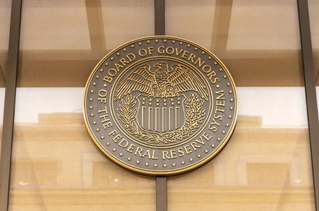 Saham AS Melemah Tipis di Tengah Ketidakpastian Masa Depan Kepemimpinan The Fed