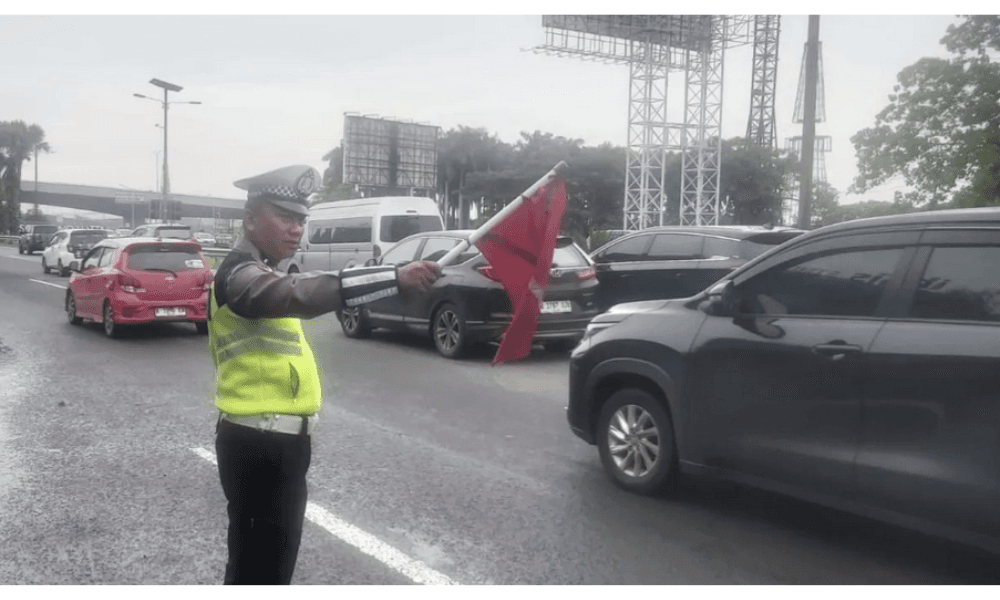 Banjir di Tol Sedyatmo, Polisi Alihkan Jalur Kendaraan di Sekitar GT Pluit dan Rawa Bokor
