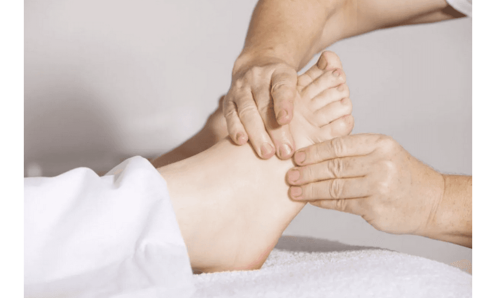 Kenali Tanda-tanda Penyakit dari Perubahan pada Kaki: Dari Pembengkakan hingga Kaki Kemerahan