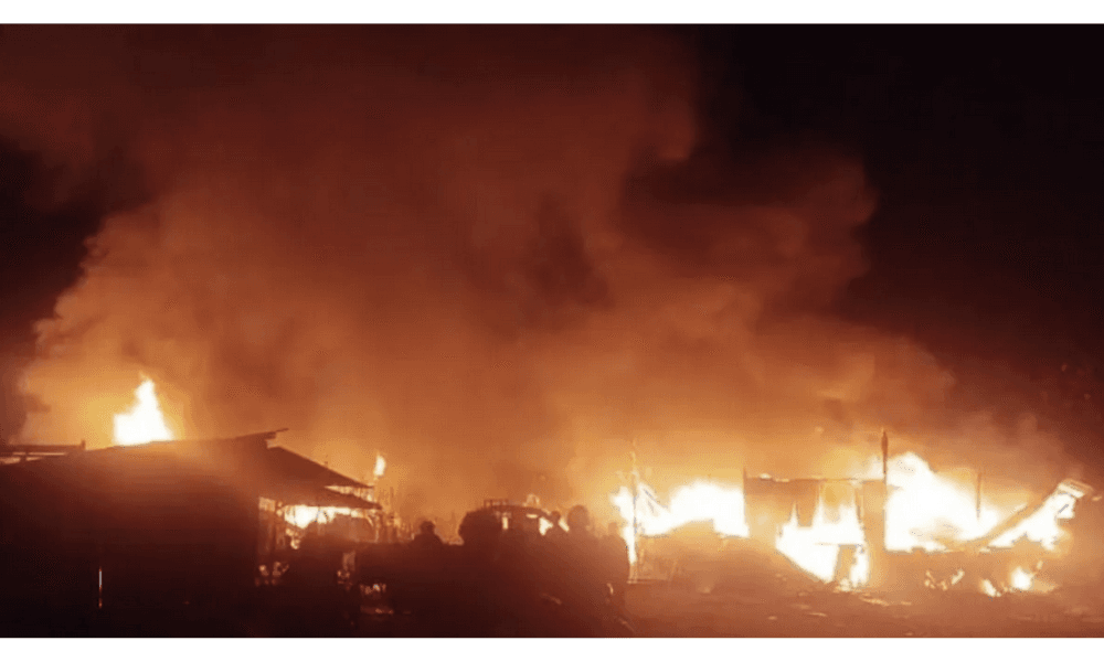 Kebakaran Hebat di Kendari Hanguskan 14 Bangunan, Damkar Kerahkan Tujuh Mobil Pemadam