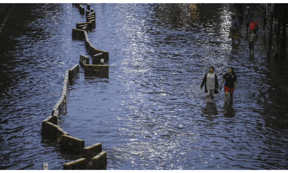 Hingga Pukul 20.00 WIB, 37 RT dan 12 Jalan di Jakarta Masih Terendam Banjir