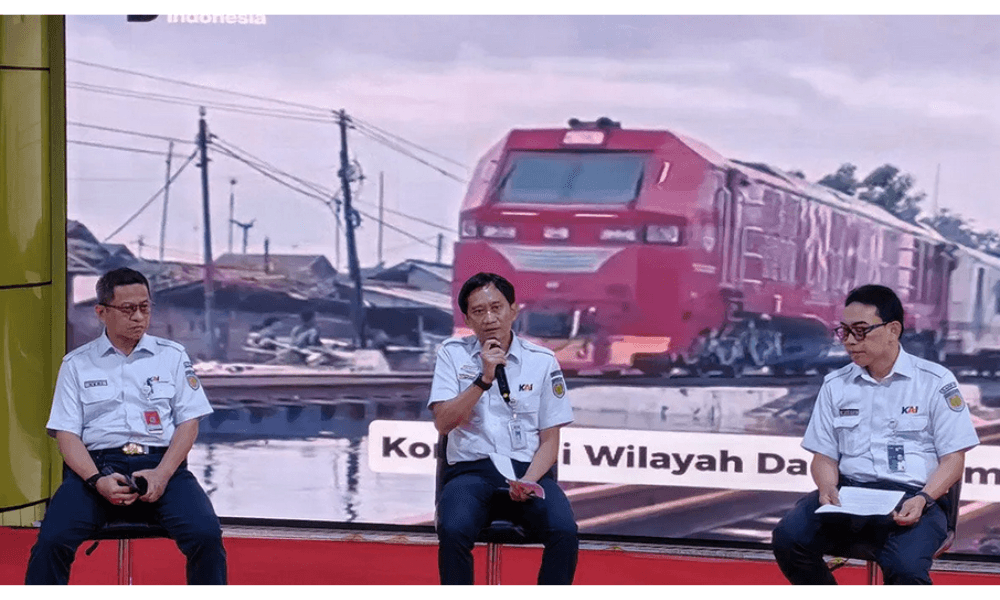 KAI Pastikan Banjir Pekalongan Tak Ganggu Distribusi Logistik, Kereta Barang Tetap Beroperasi