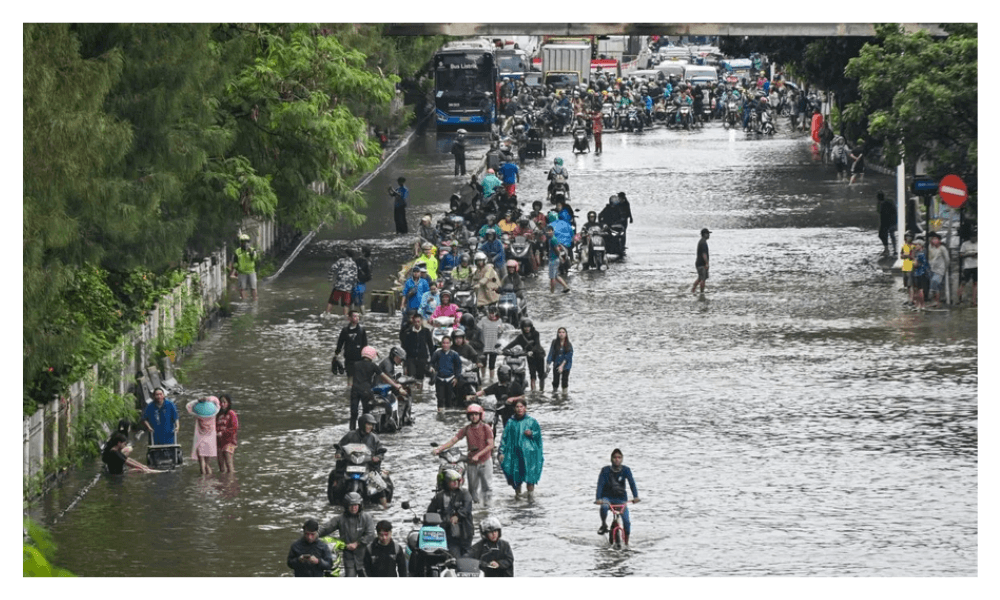 Imbas Banjir, TransJakarta Hentikan dan Alihkan Sejumlah Rute Operasional