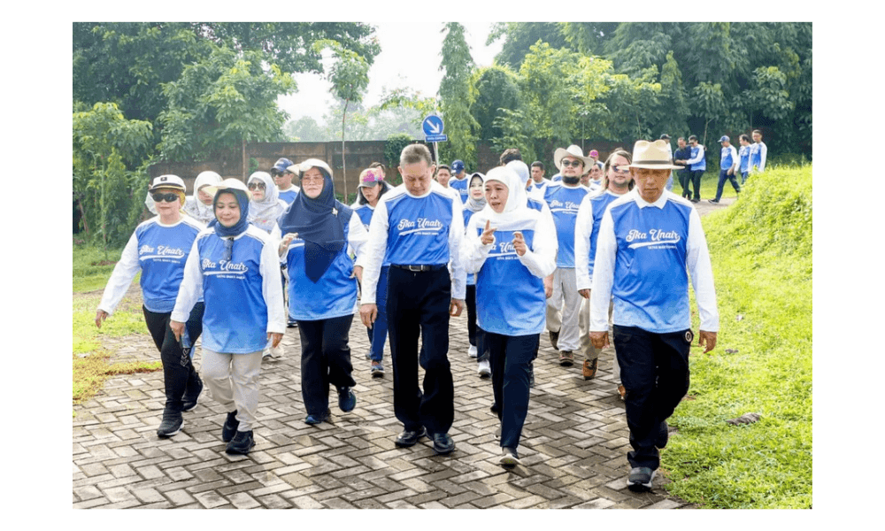 Khofifah Ajak IKA Unair Bersinergi Dukung Program Nasional Makan Bergizi Gratis dan Penguatan Sapi Perah