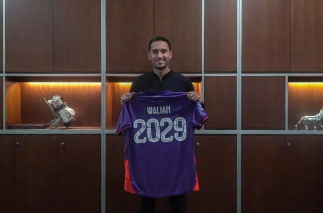 Persik Kediri Resmi Perpanjang Kontrak Ezra Walian hingga 2029 sebagai Pilar Masa Depan Tim