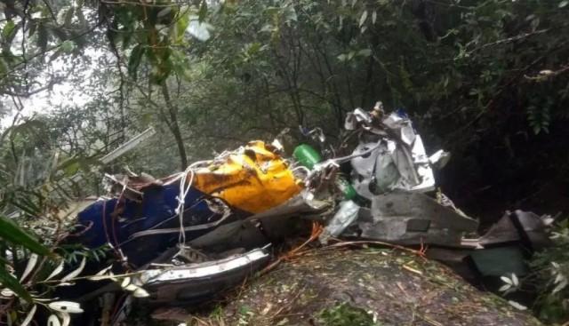 Serpihan Pesawat IAT Ditemukan di Gunung Bulusaraung, Proses Investigasi dan Evakuasi Masih Berlangsung