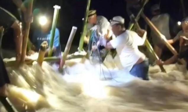 Tanggul Sungai Citarum Jebol di Muara Gembong, Ratusan Rumah Warga Terendam Banjir