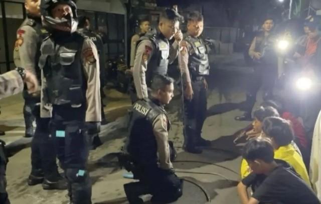 Tawuran Puluhan Pemuda di Jatinegara Dibubarkan Polisi, Arus Lalu Lintas Terganggu