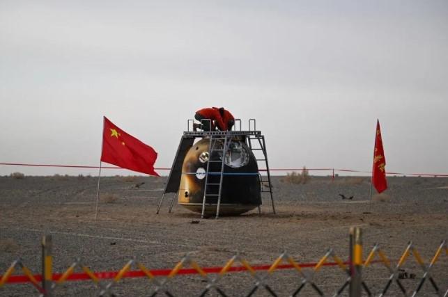 Kapsul Shenzhou-20 Berhasil Mendarat di Mongolia Dalam, CMSA Nyatakan Misi Tanpa Awak Berjalan Sukses