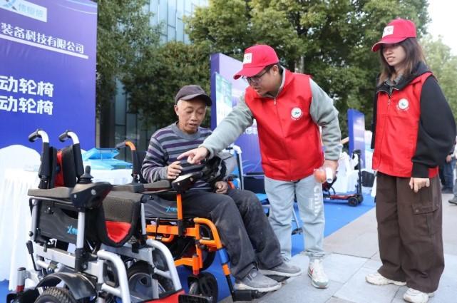 Peneliti China Kembangkan Teknologi Pelacak Mata Bertenaga Kedipan untuk Bantu Pasien Lumpuh