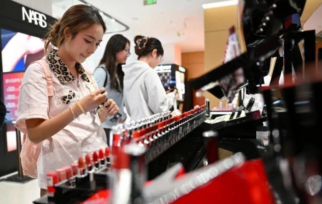 Lonjakan Belanja Bebas Bea di Hainan Capai 693 Juta Dolar AS Sebulan Usai Kebijakan FTP Diluncurkan