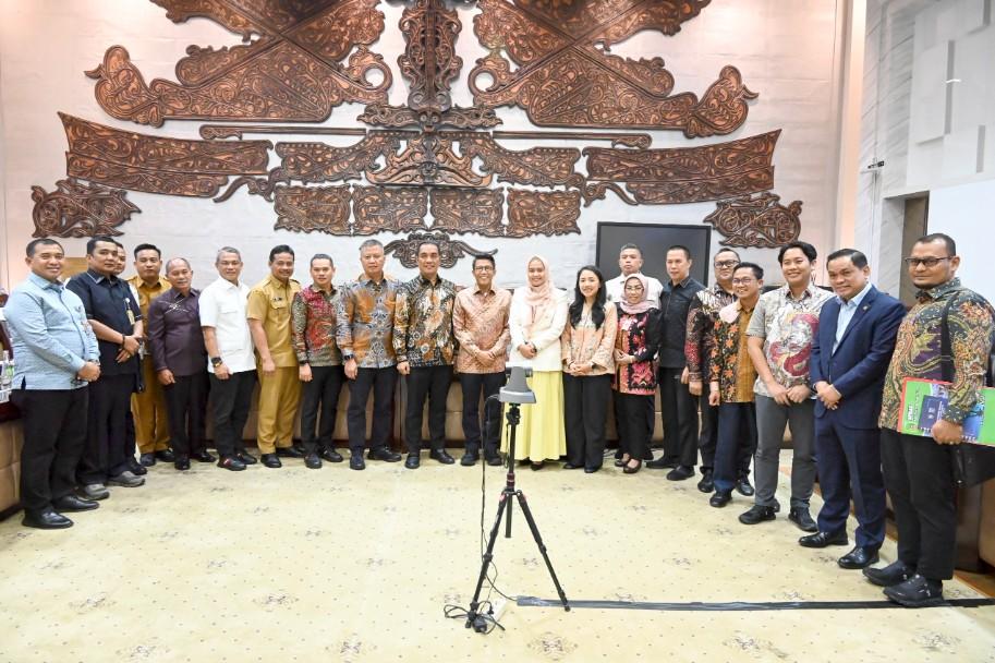 Komisi XI DPR RI Bahas Kenaikan DBH Bangka Belitung dan Masalah Keuangan Rokan Hilir dalam Rapat Konsultasi