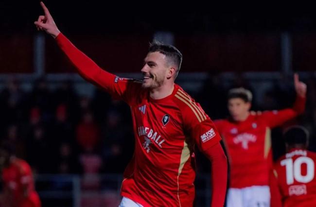 Salford City Kalahkan Swindown Town 3-2, Tantang Manchester City di Putaran Keempat Piala FA