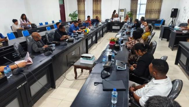 DPRK Manokwari Minta Sanksi terhadap SPPG Tidak Hentikan Program Makan Bergizi Gratis