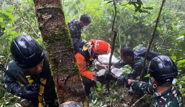 Satu Jenazah Korban Kecelakaan Pesawat ATR 42-500 Berhasil Dievakuasi Udara di Pegunungan Maros-Pangkep