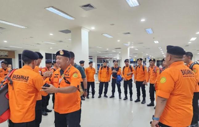 Basarnas Kendari Kirim 15 Personel Bantu Pencarian Korban Pesawat ATR di Maros–Pangkep