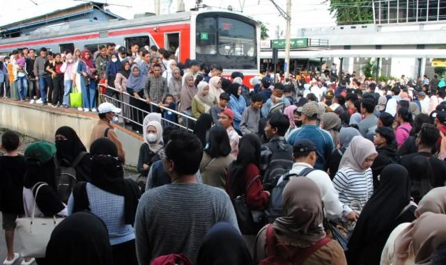 Jumlah Kelas Menengah Turun Tajam, BPS Ungkap Ancaman Serius bagi Ekonomi Nasional