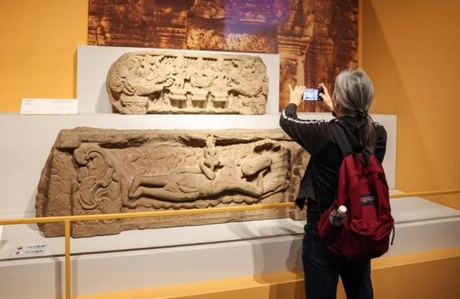 Pameran Peninggalan Budaya Kamboja di Hainan Perkuat Kerja Sama China–Kamboja Lewat “Kisah Epik Air dan Batu”